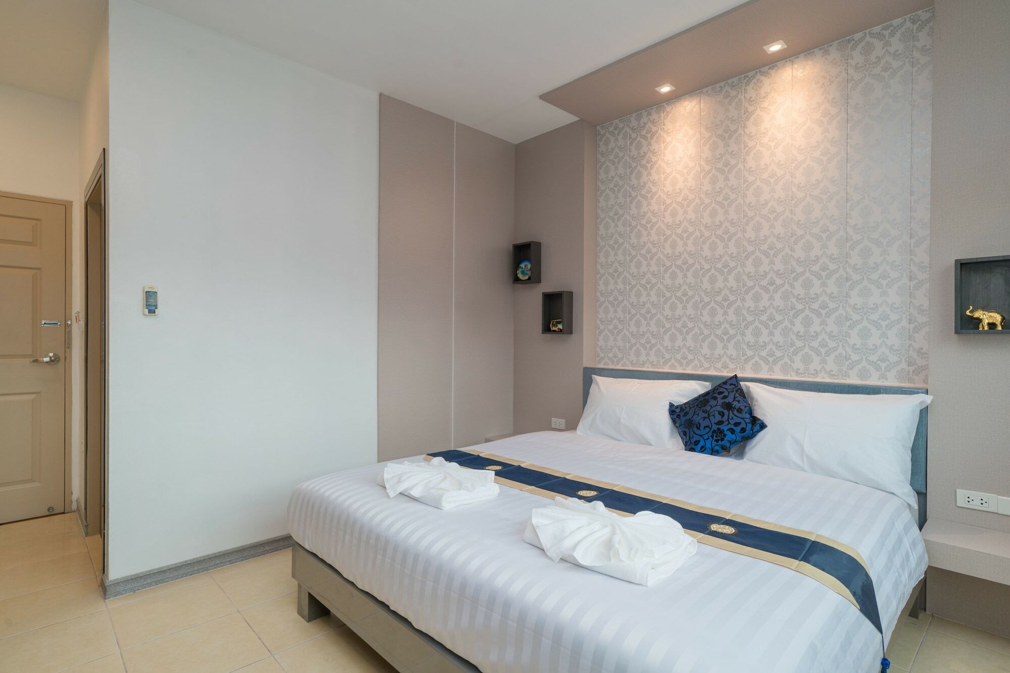 Baan Thai Beach Side Residence Patong Luaran gambar
